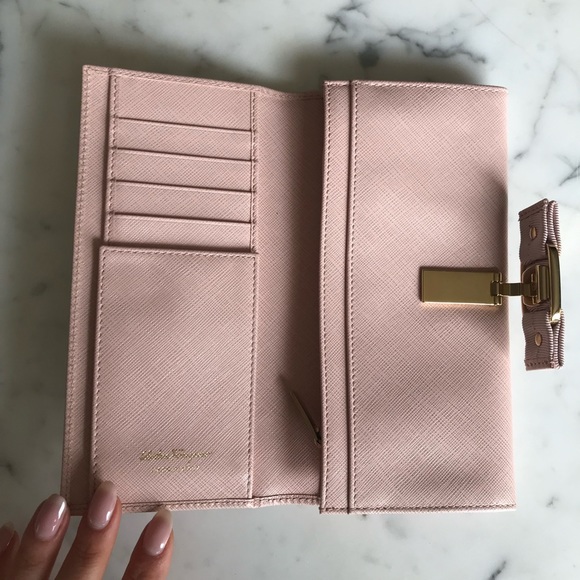 Salvatore Ferragamo Wallet - Picture 2 of 4